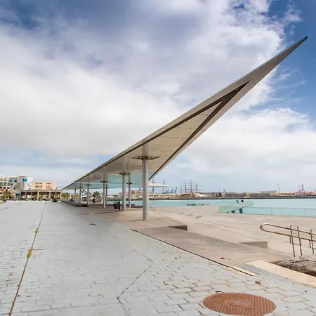 By Playa De Canteras Las Palmas de Gran Canaria