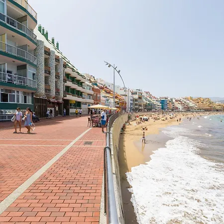 By Playa De Canteras